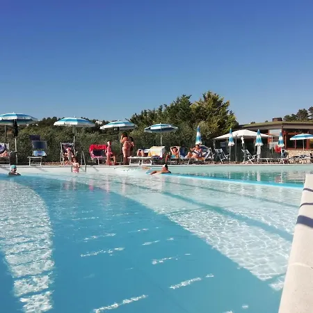 Villaggio Mare Blu ホリデーパーク ヴィエステ