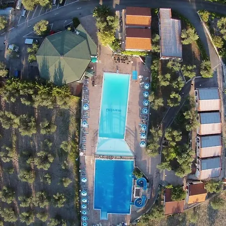ホリデーパーク Villaggio Mare Blu ヴィエステ