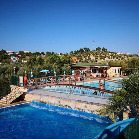 Villaggio Mare Blu 3* ヴィエステ