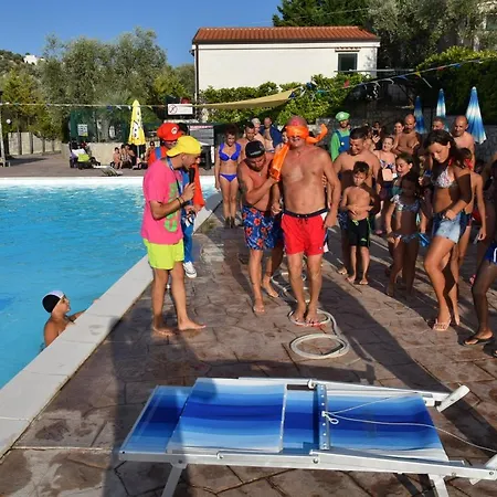Villaggio Mare Blu ホリデーパーク ヴィエステ